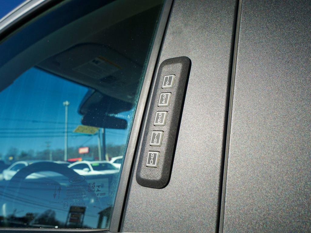 Used 2022 Ford Maverick Lariat w/ Lariat Luxury Package image 10