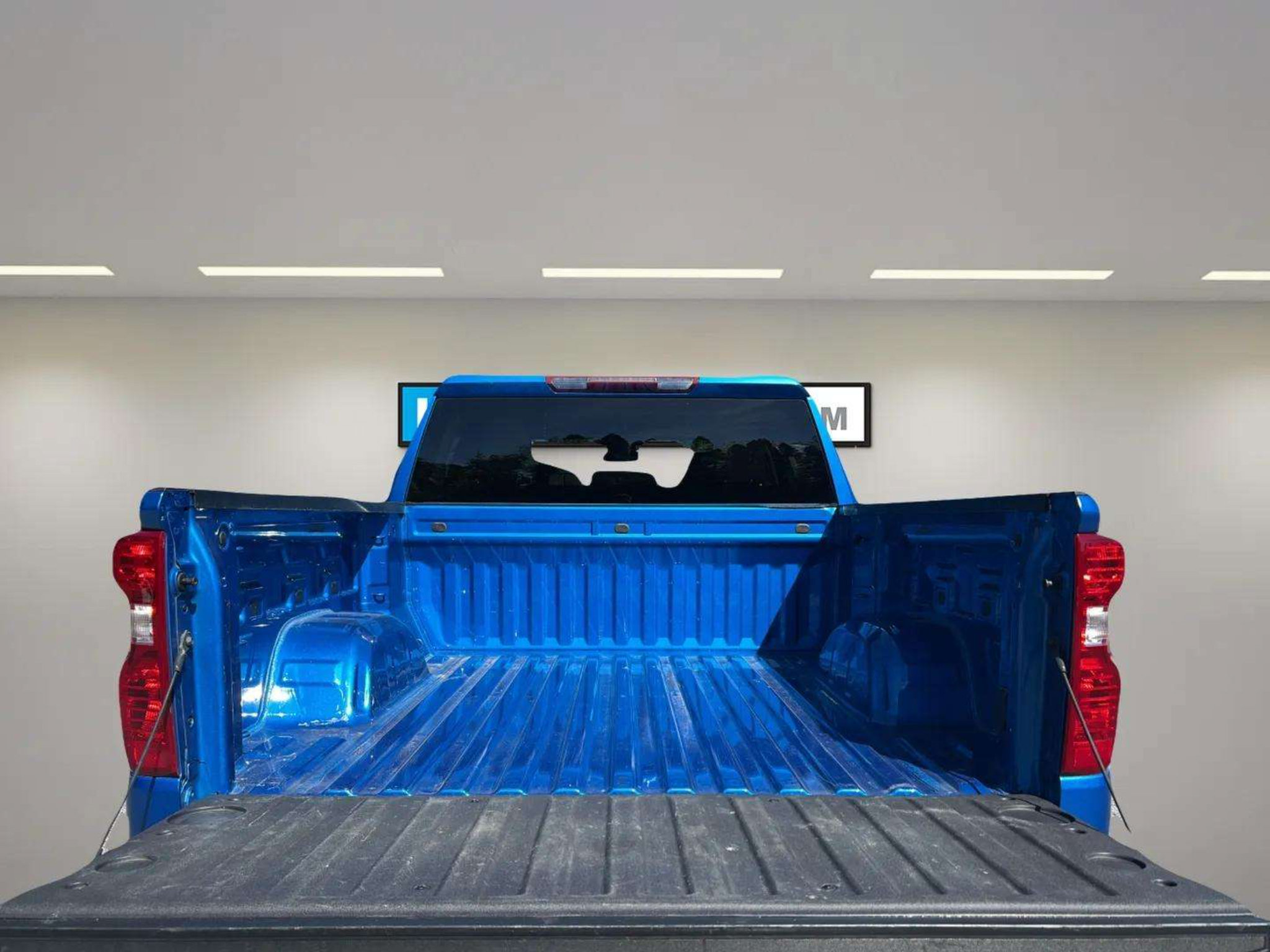 Used 2023 Chevrolet Silverado 1500 Custom AWD/4WD image 9