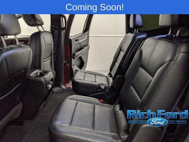 Used 2024 GMC Acadia Elevation image 16