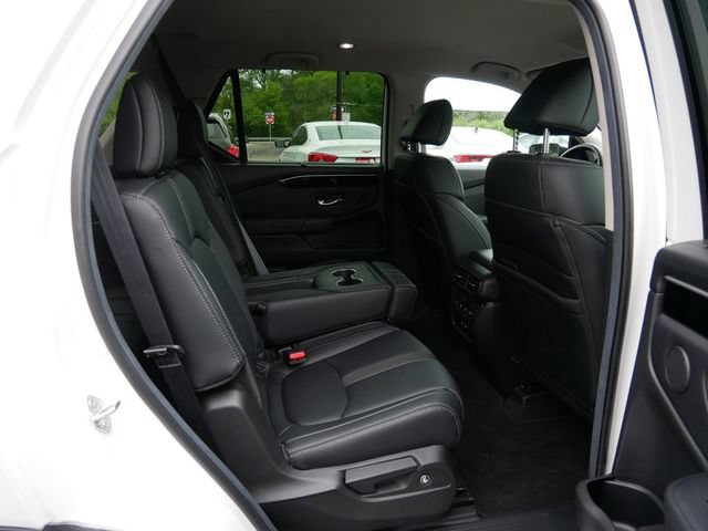 Used 2025 Honda Pilot EX-L image 9