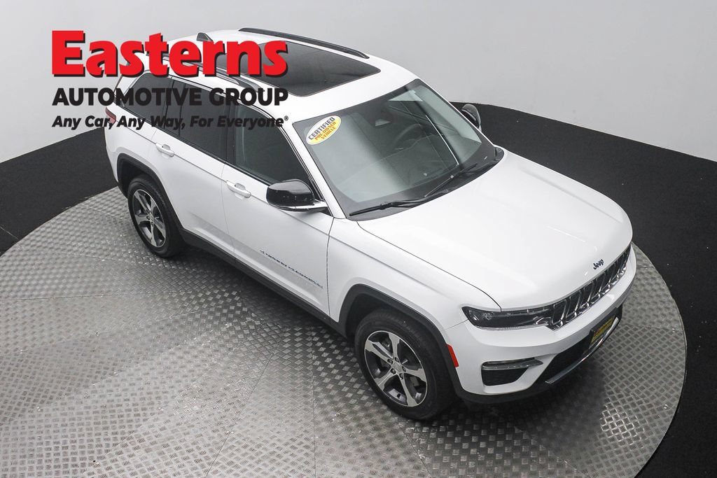 Used 2023 Jeep Grand Cherokee 4WD 4xe image 3