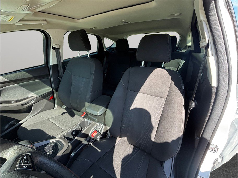 Used 2017 Ford Focus SEL image 15