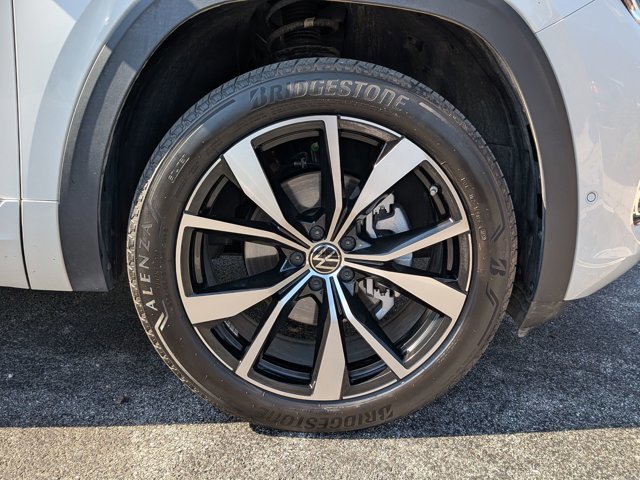 Used 2024 Volkswagen Atlas Cross Sport SEL Premium R-Line AWD/4WD image 27