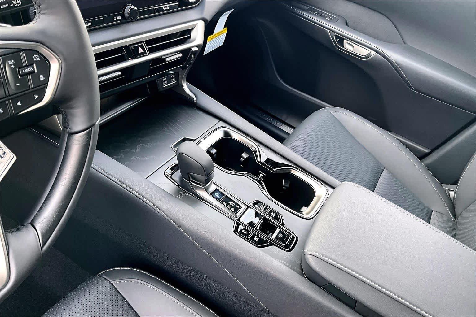 New 2026 Lexus RX 450h AWD image 11