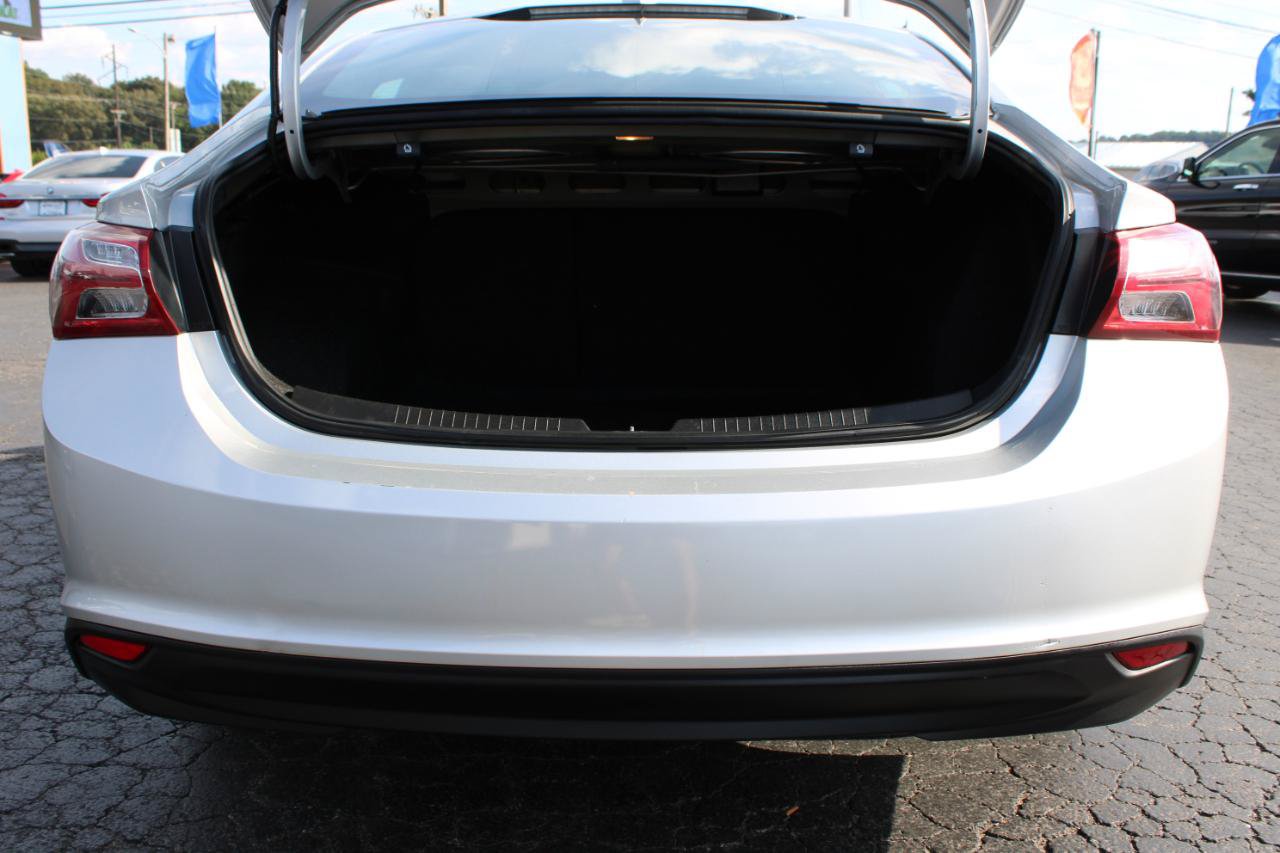Used 2020 Chevrolet Malibu LT FWD image 10