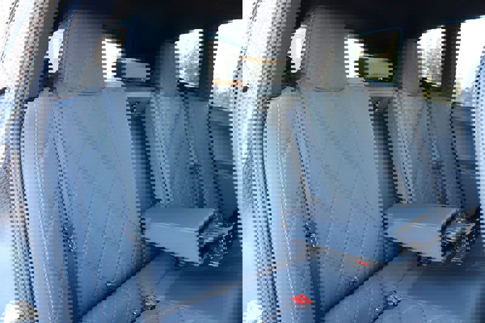 Used 2023 BMW iX M60 w/ Executive Package image 17