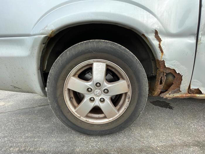 Used 2005 Dodge Grand Caravan SXT w/ Premium Group image 16