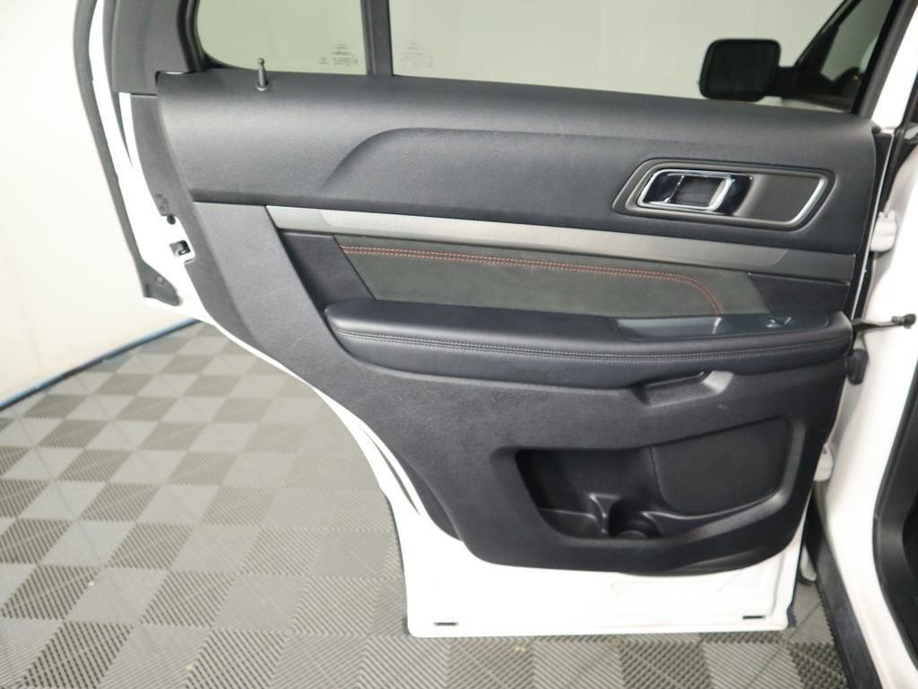 Used 2019 Ford Explorer XLT w/ Equipment Group 202A image 26