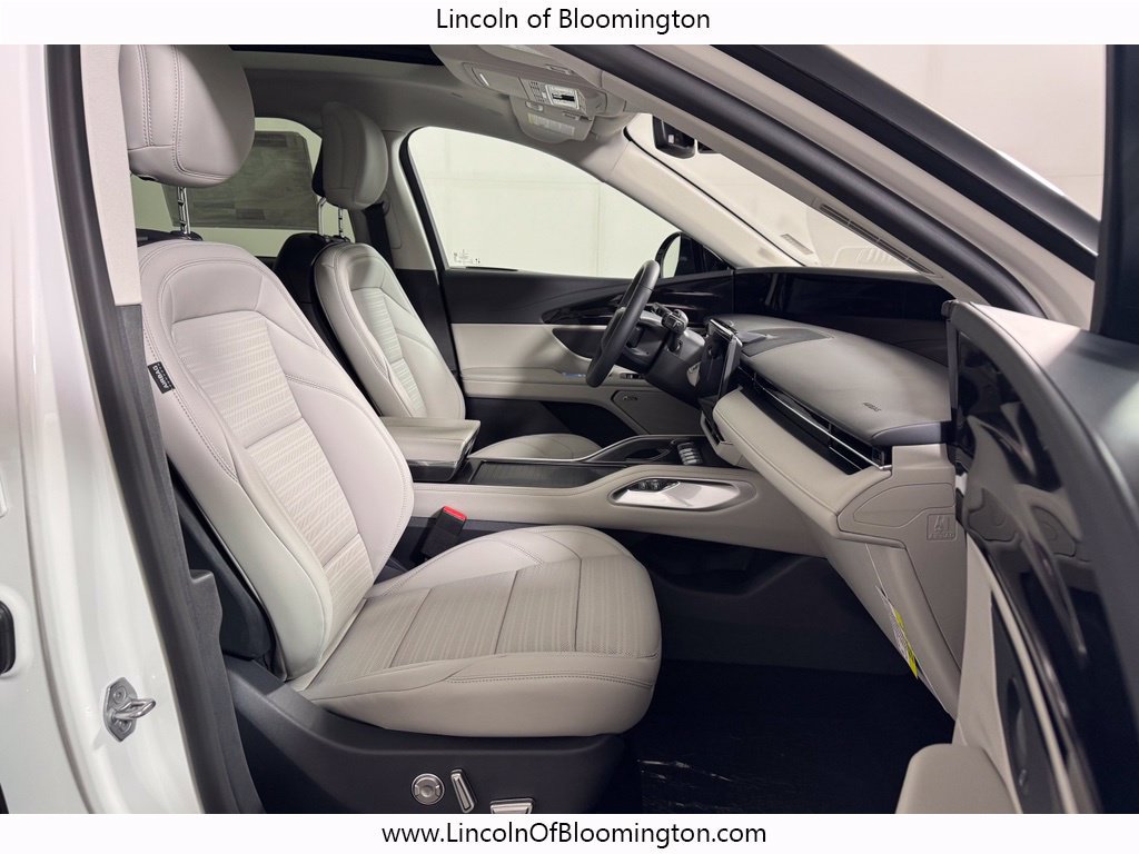 New 2026 Lincoln Nautilus Reserve AWD/4WD image 12