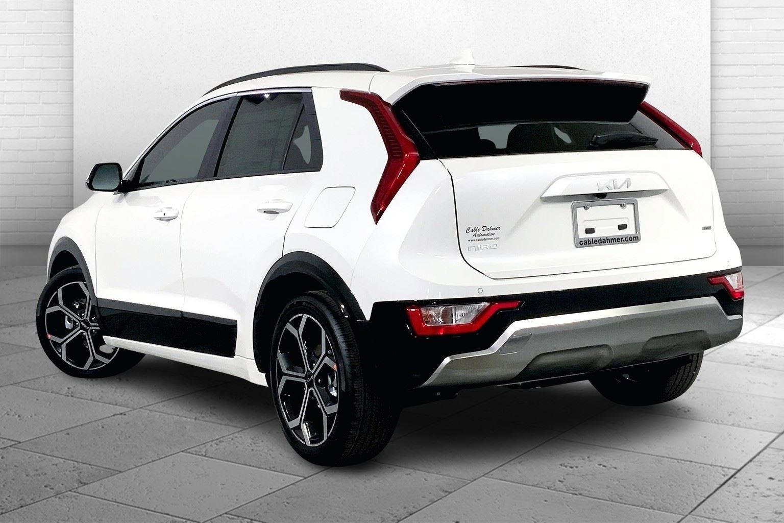 New 2025 Kia Niro EX Touring image 3
