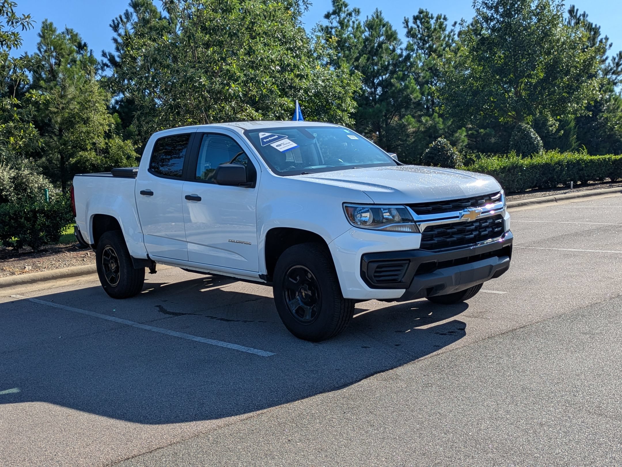 Used 2021 Chevrolet Colorado W/T w/ WT Convenience Package RWD image 2