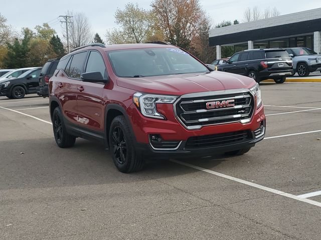 Used 2023 GMC Terrain AT4 image 2