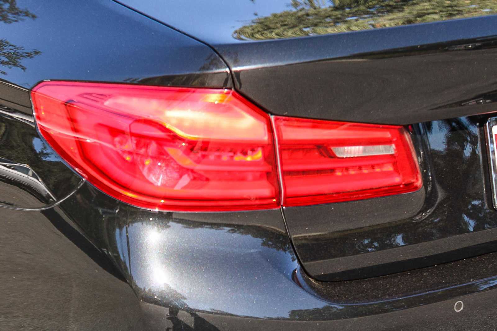 Used 2019 BMW 530e xDrive w/ Convenience Package AWD/4WD image 7