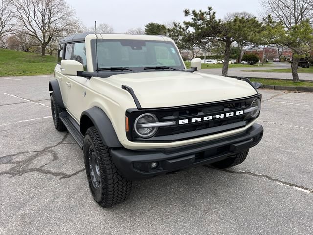 Used 2025 Ford Bronco Outer Banks w/ Sasquatch Package AWD/4WD image 2