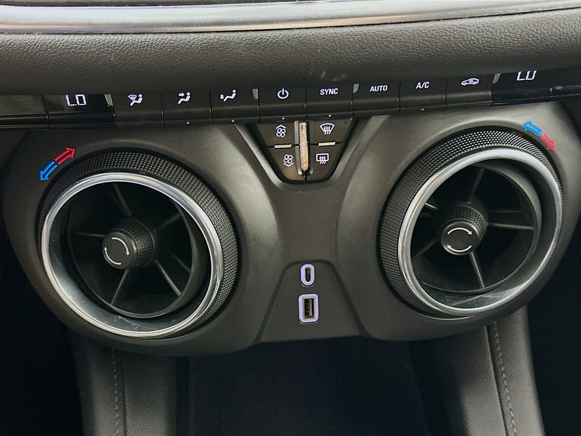 Used 2020 Chevrolet Blazer LT FWD image 22