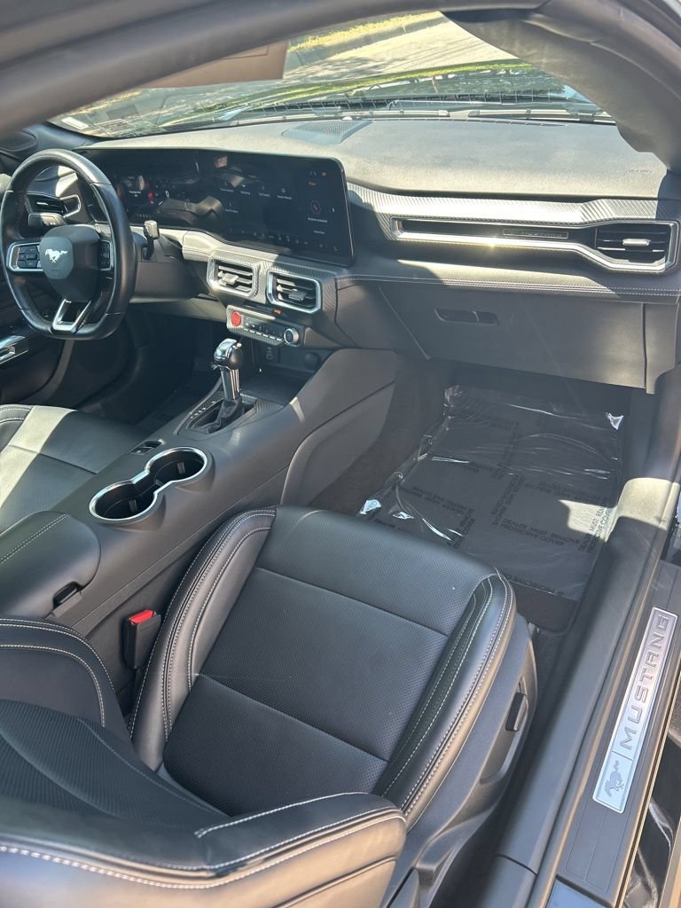 Used 2025 Ford Mustang Premium RWD image 15