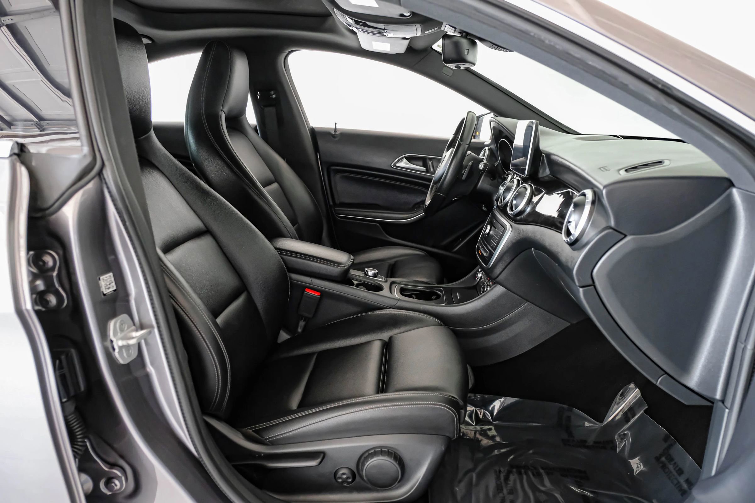 Used 2016 Mercedes-Benz CLA 250 4MATIC w/ Premium 1 Package image 30