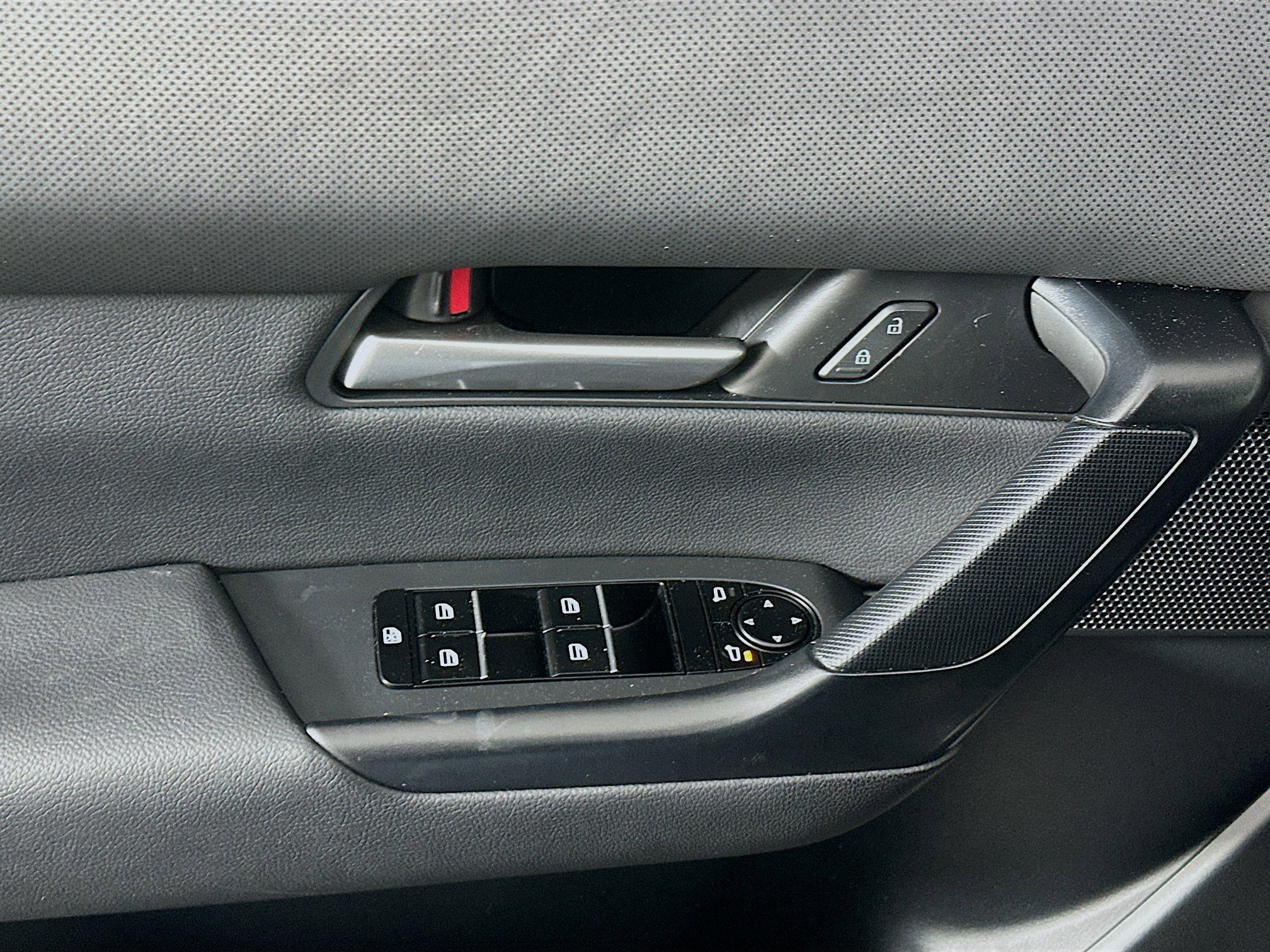 Used 2024 MAZDA CX-50 AWD 2.5 S w/ Preferred Package image 15