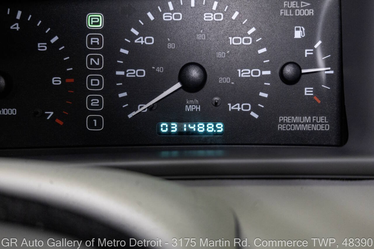 Used 1998 Lincoln Mark VIII RWD image 18