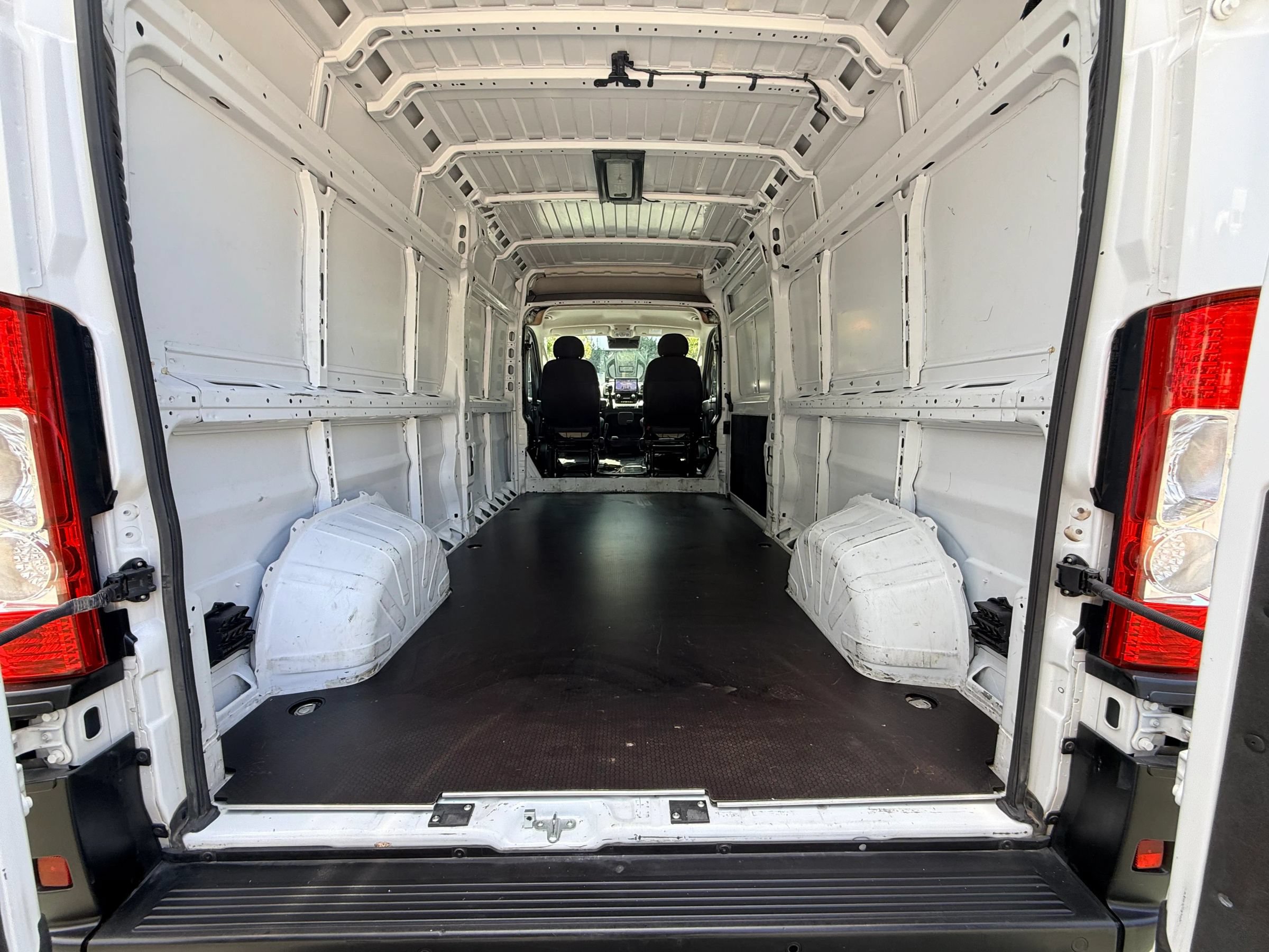 Used 2024 RAM ProMaster 2500 159 High Roof w/ Premium Convenience Group FWD image 14