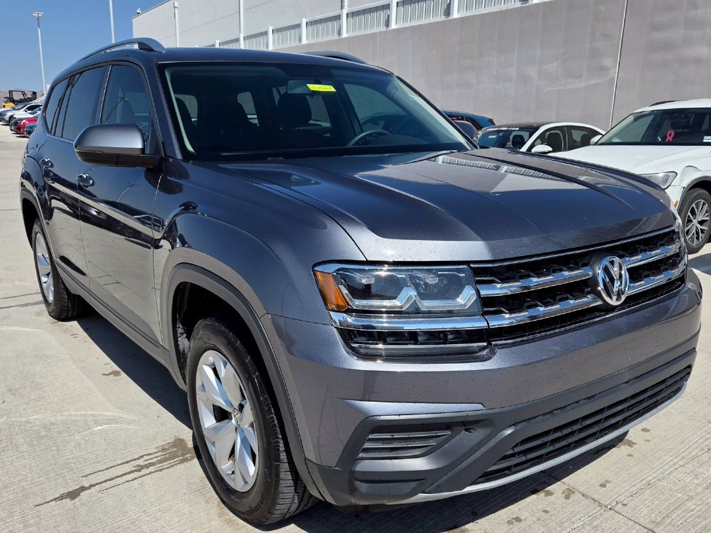 Used 2018 Volkswagen Atlas Launch Edition FWD image 2