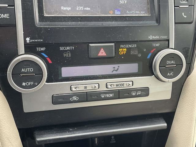 Used 2014 Toyota Camry XLE w/ Leather Package image 30