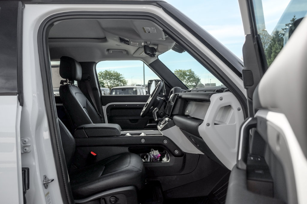 New 2026 Land Rover Defender 110 X-Dynamic SE AWD/4WD image 22