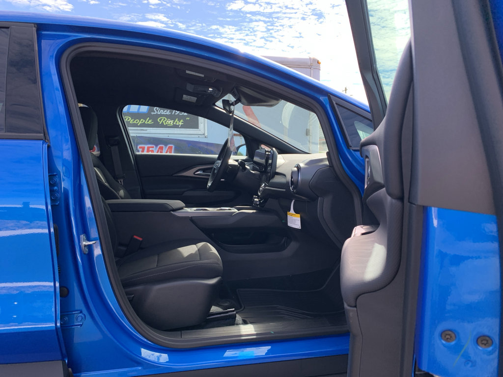 New 2026 Chevrolet Equinox EV LT image 29