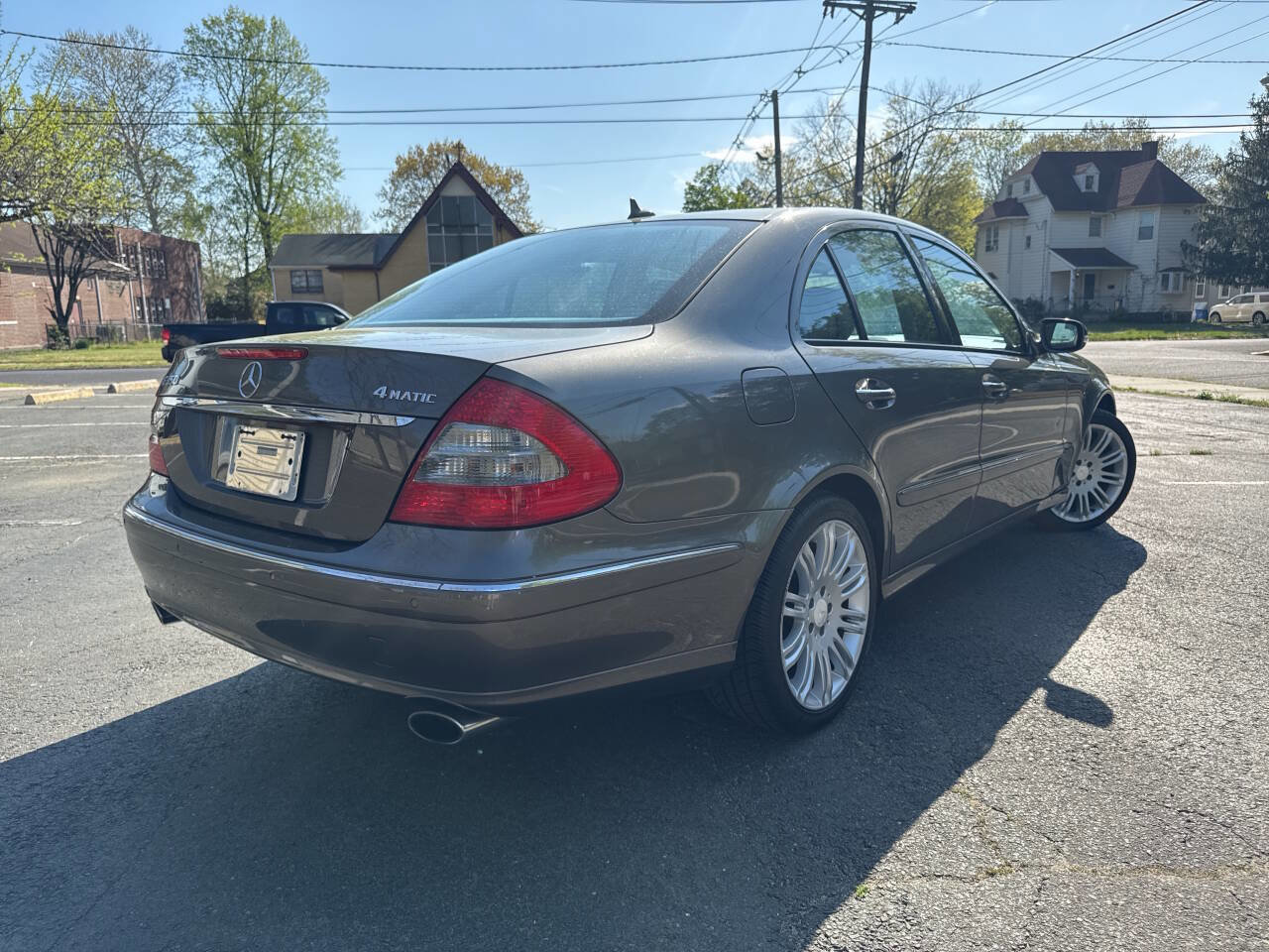 Used 2008 Mercedes-Benz E 350 4MATIC Sedan image 3