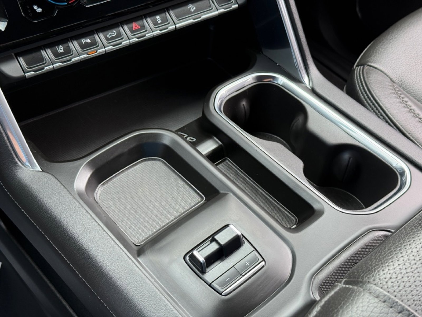 Used 2024 GMC Sierra 2500 Denali w/ Technology Package image 32