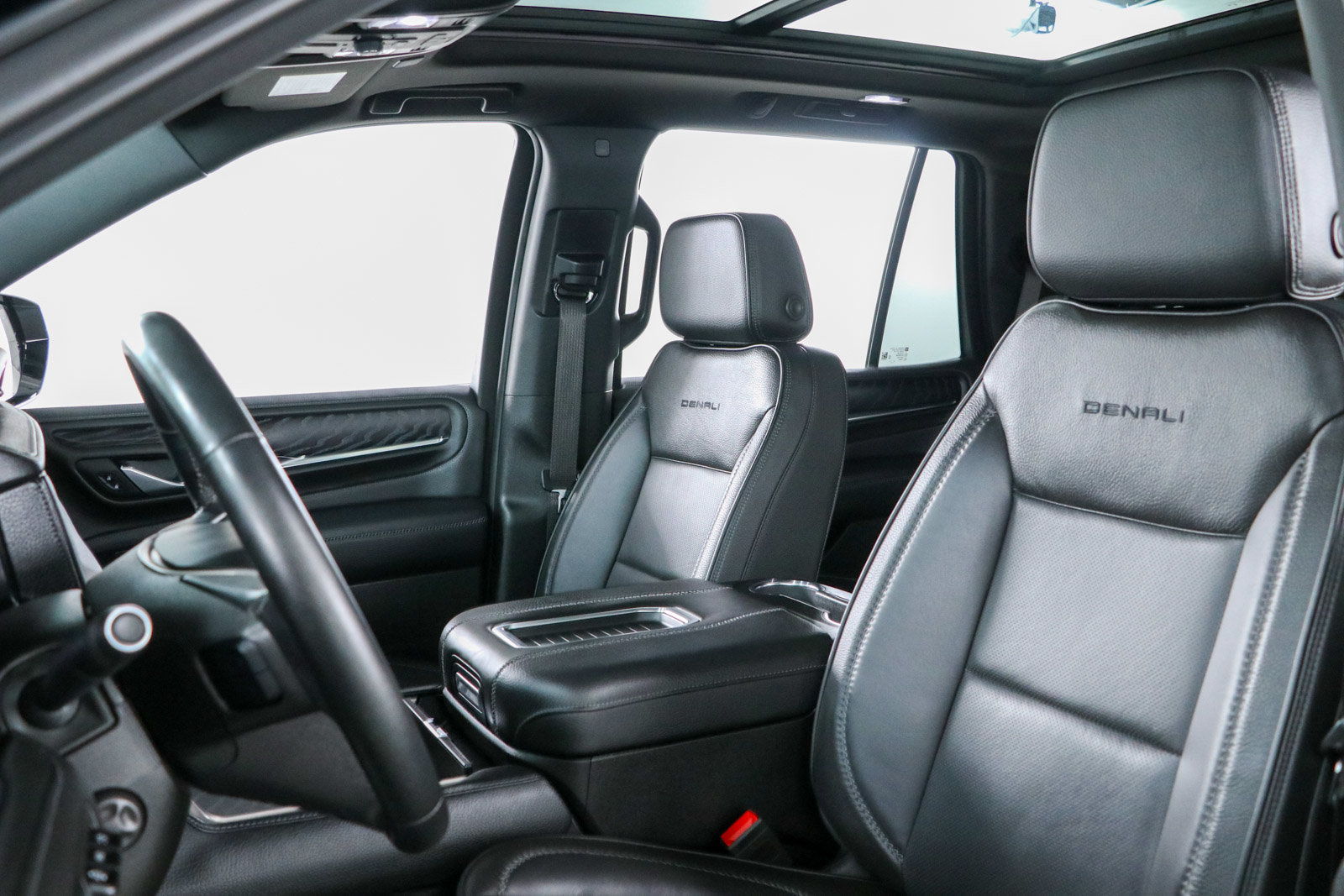 Used 2023 GMC Yukon Denali AWD/4WD image 27
