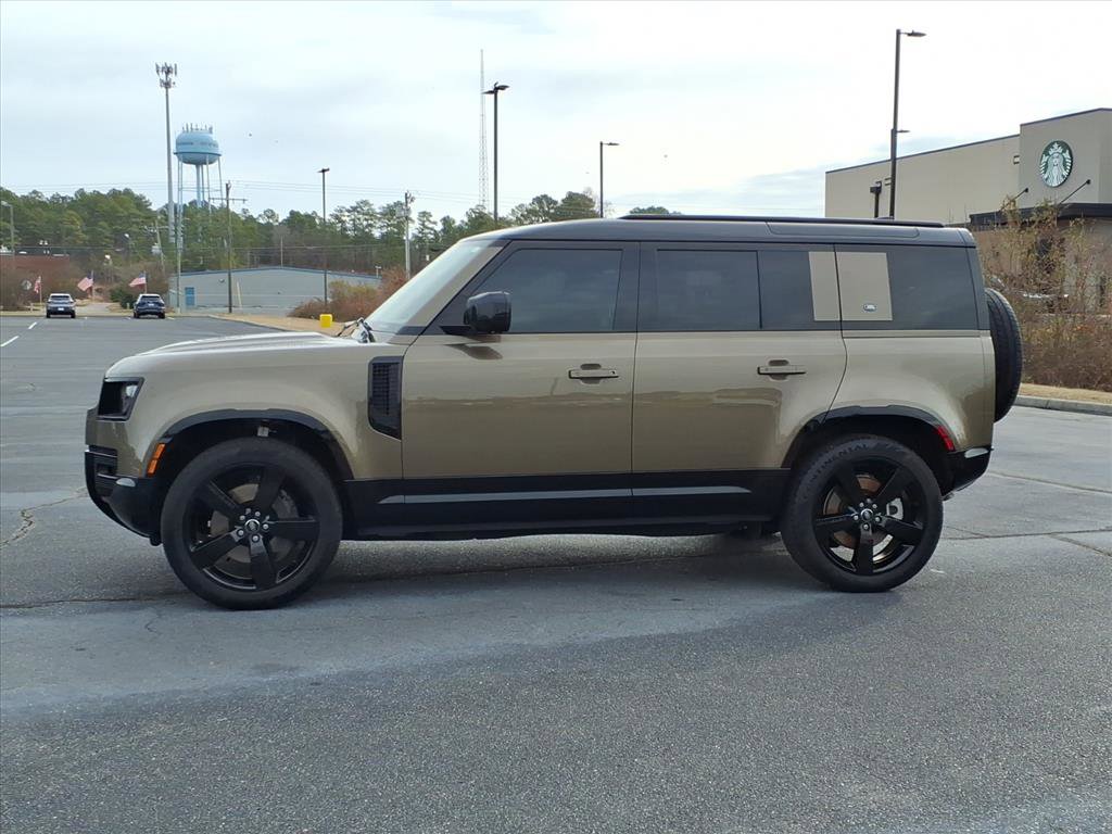 Used 2024 Land Rover Defender 110 X-Dynamic SE image 15