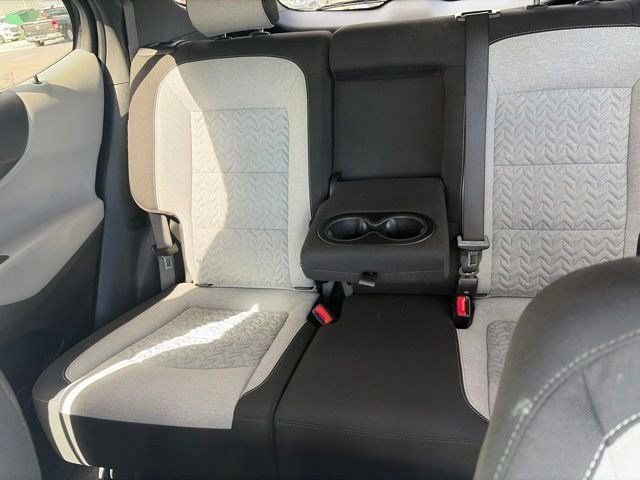 Used 2023 Chevrolet Equinox LS FWD image 28