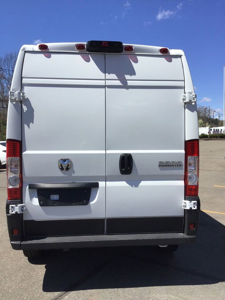 Used 2026 RAM ProMaster 2500 w/ Convenience Group FWD image 4