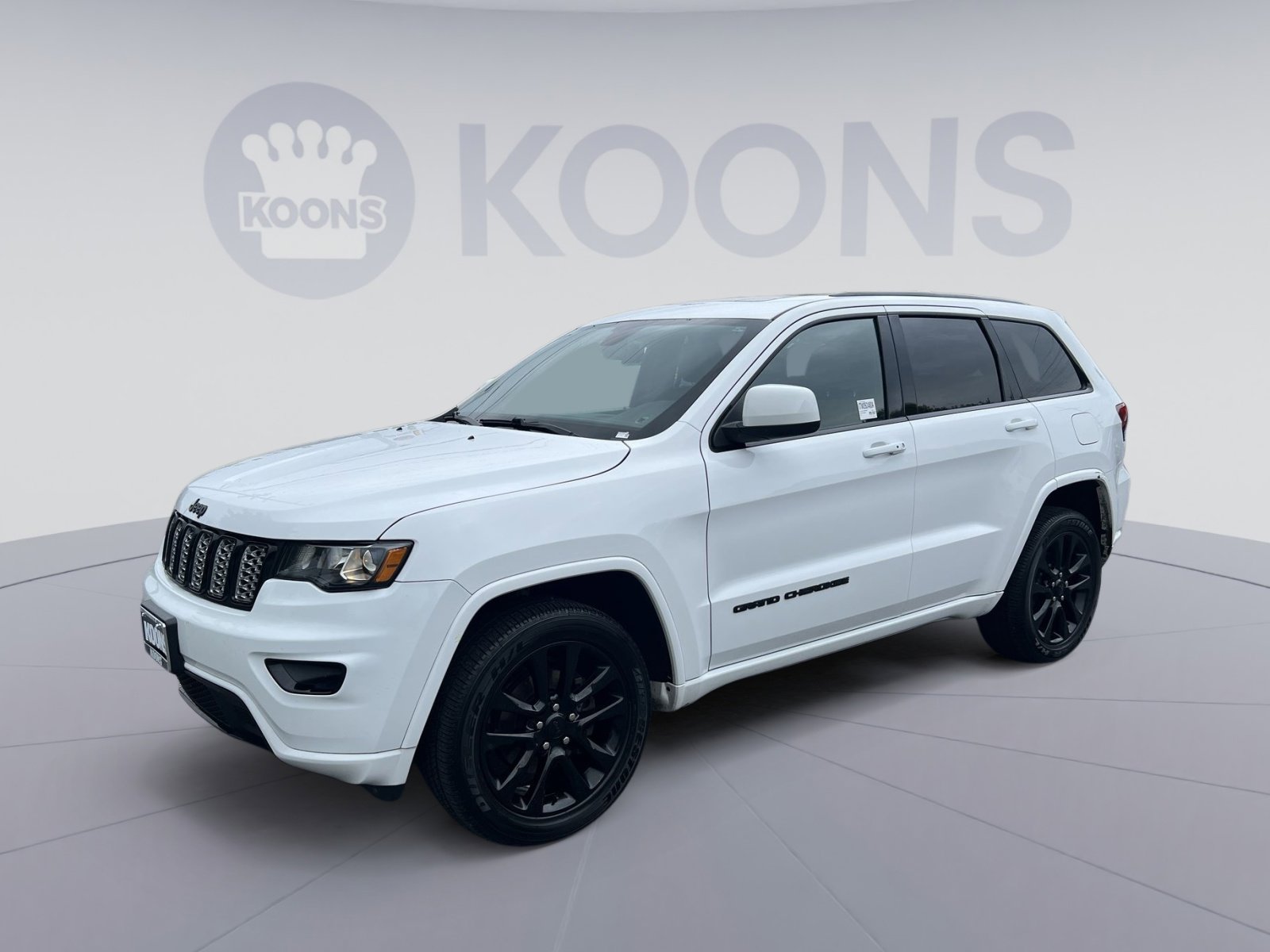 Used 2018 Jeep Grand Cherokee Altitude AWD/4WD image 1