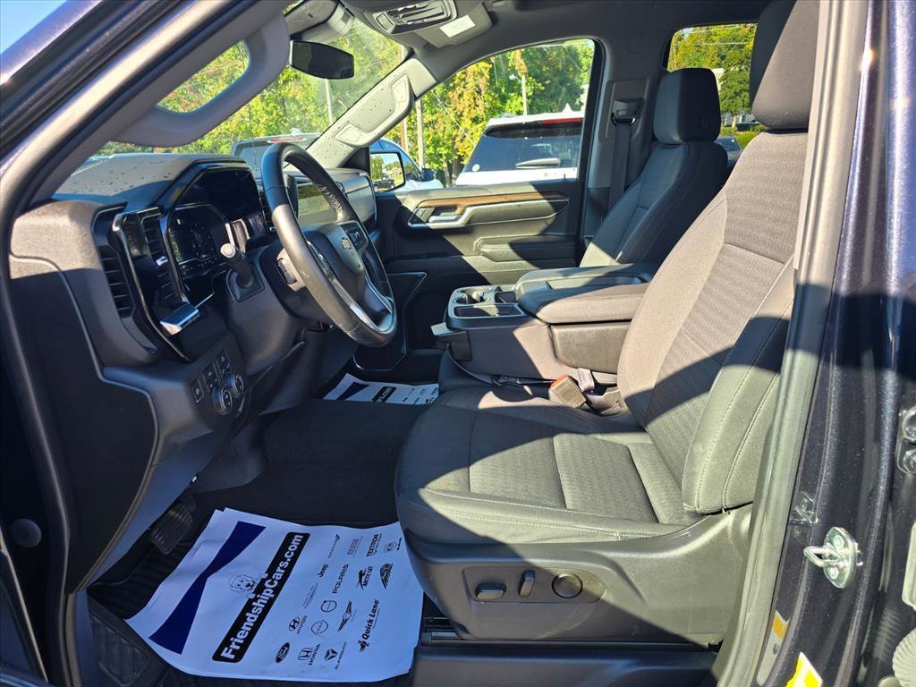 Used 2023 Chevrolet Silverado 1500 LT AWD/4WD image 11