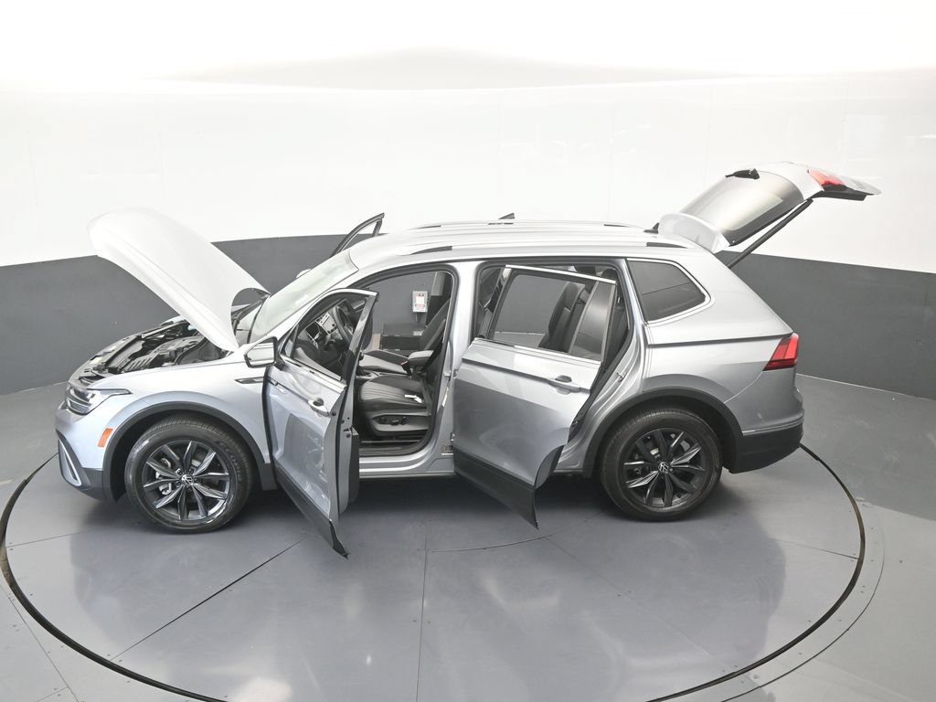 Used 2024 Volkswagen Tiguan SE FWD image 67