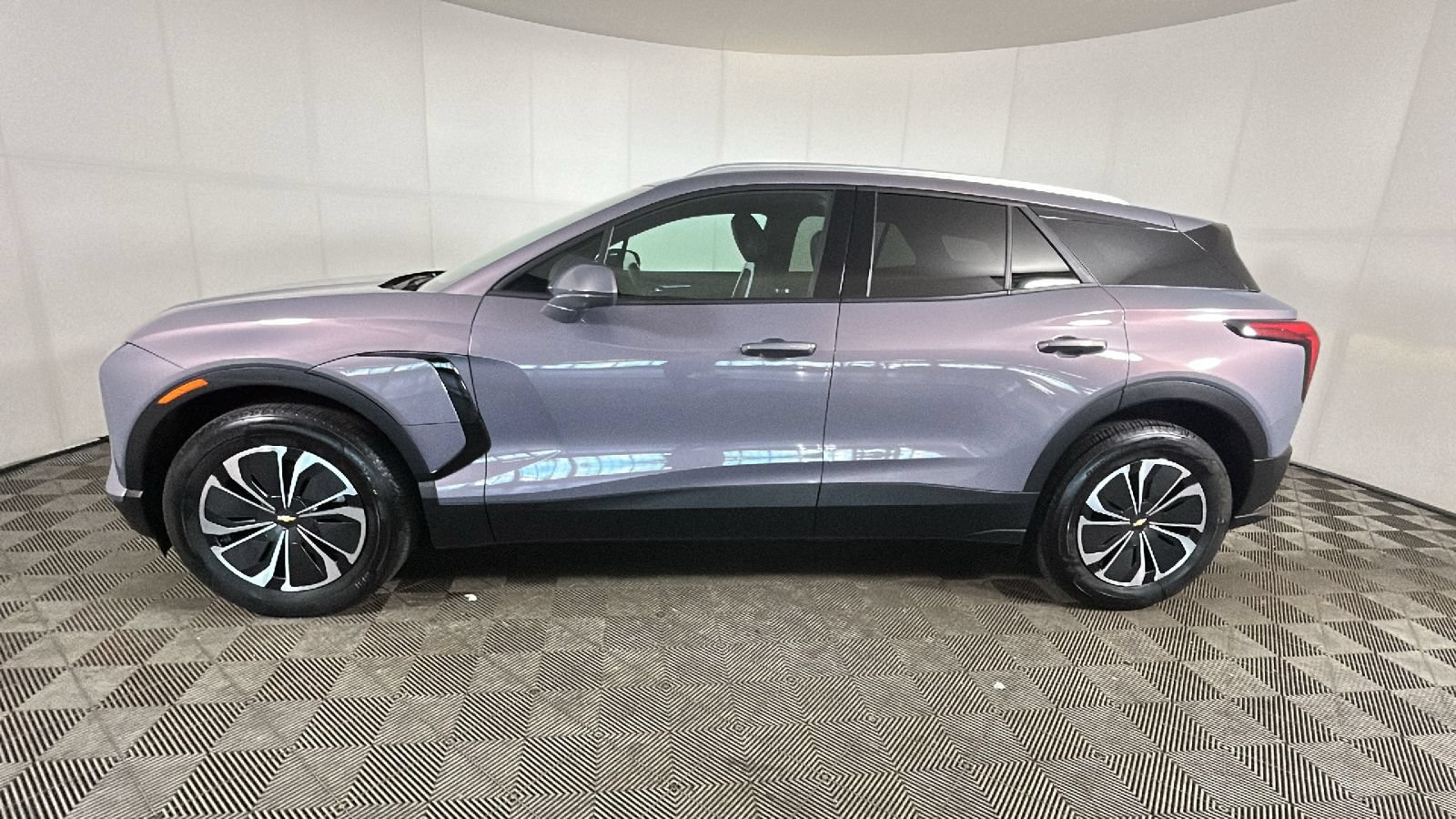 Used 2024 Chevrolet Blazer EV LT AWD/4WD image 7
