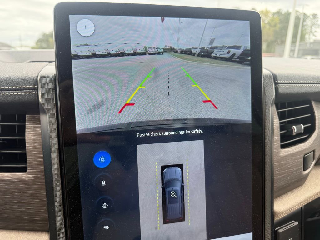 Used 2024 Ford Expedition Limited image 19