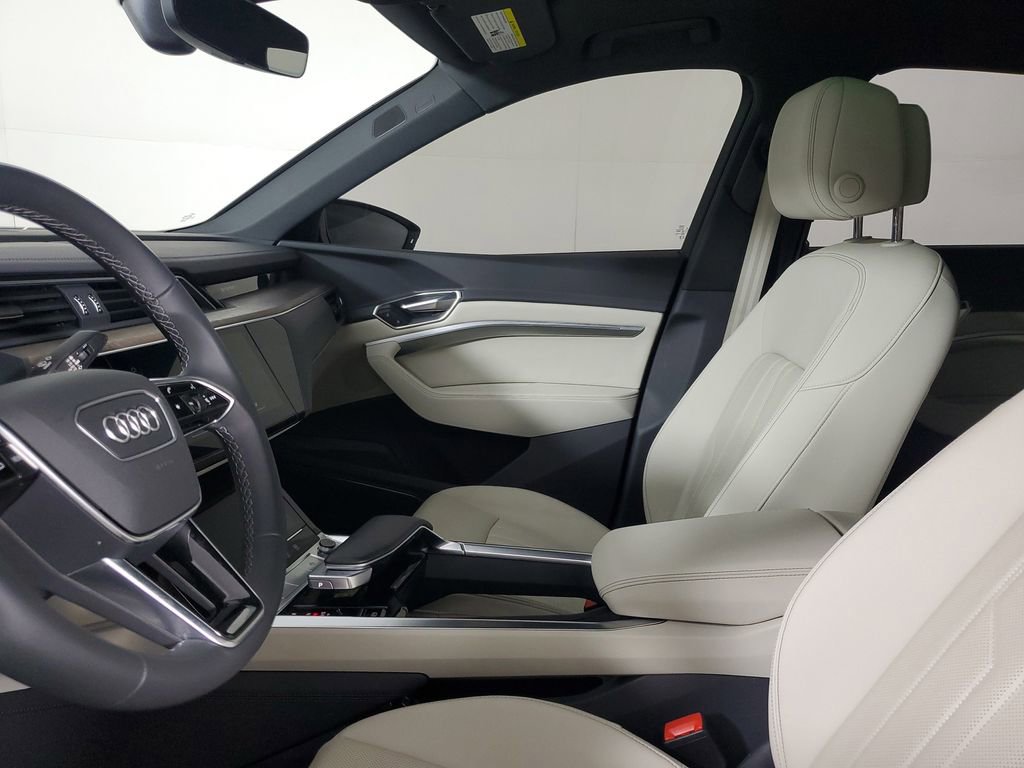 Used 2024 Audi Q8 e-tron Premium Plus image 21
