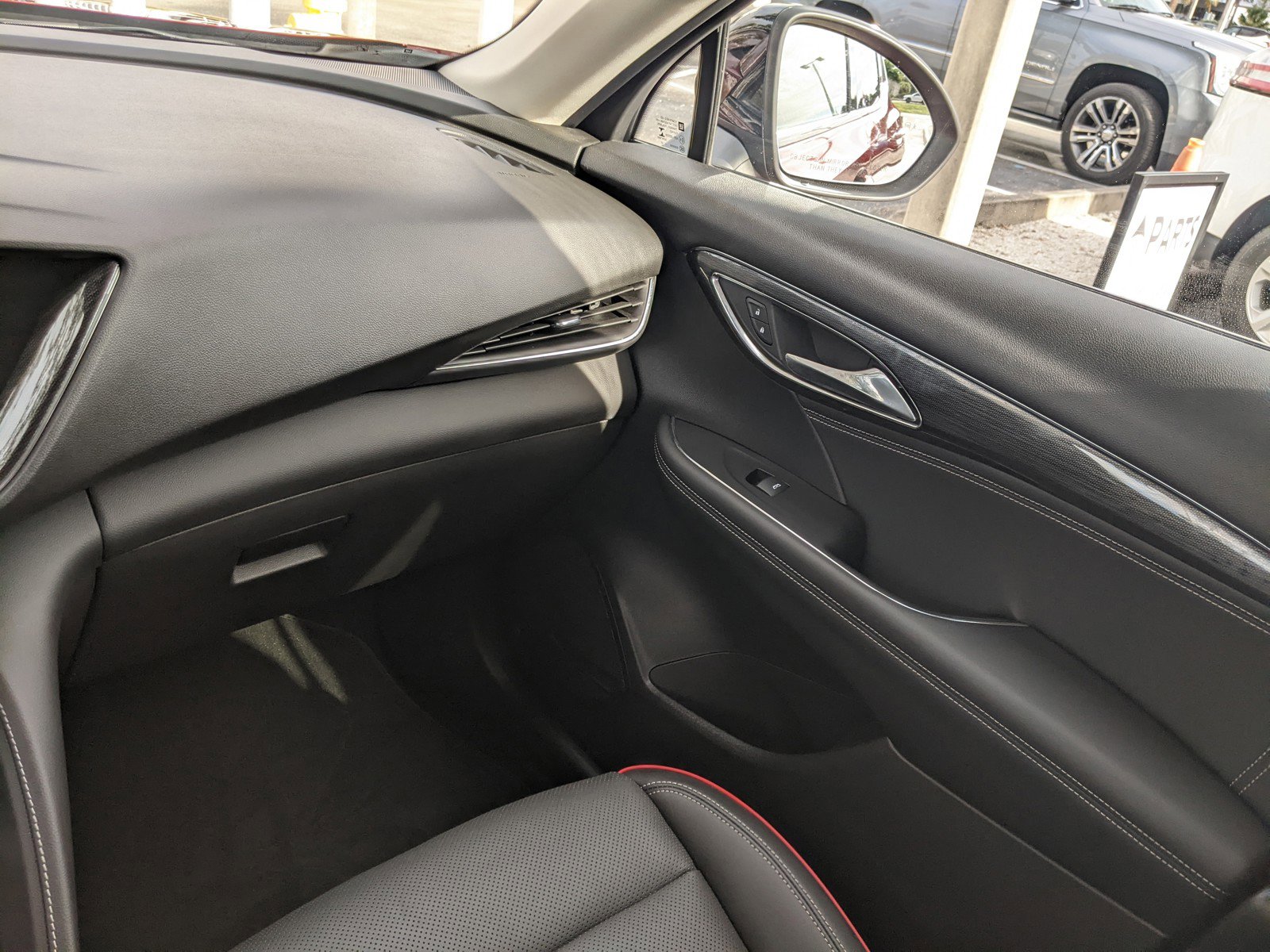 Used 2022 Buick Envision Essence w/ Sport Touring Package image 28