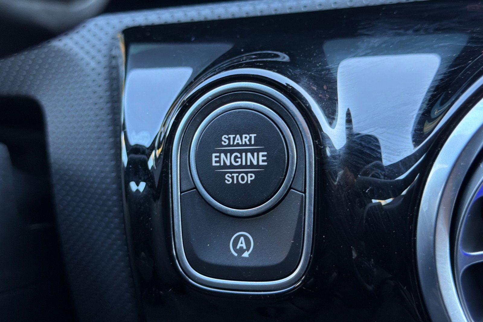 Certified 2025 Mercedes-Benz CLA 250 4MATIC image 24