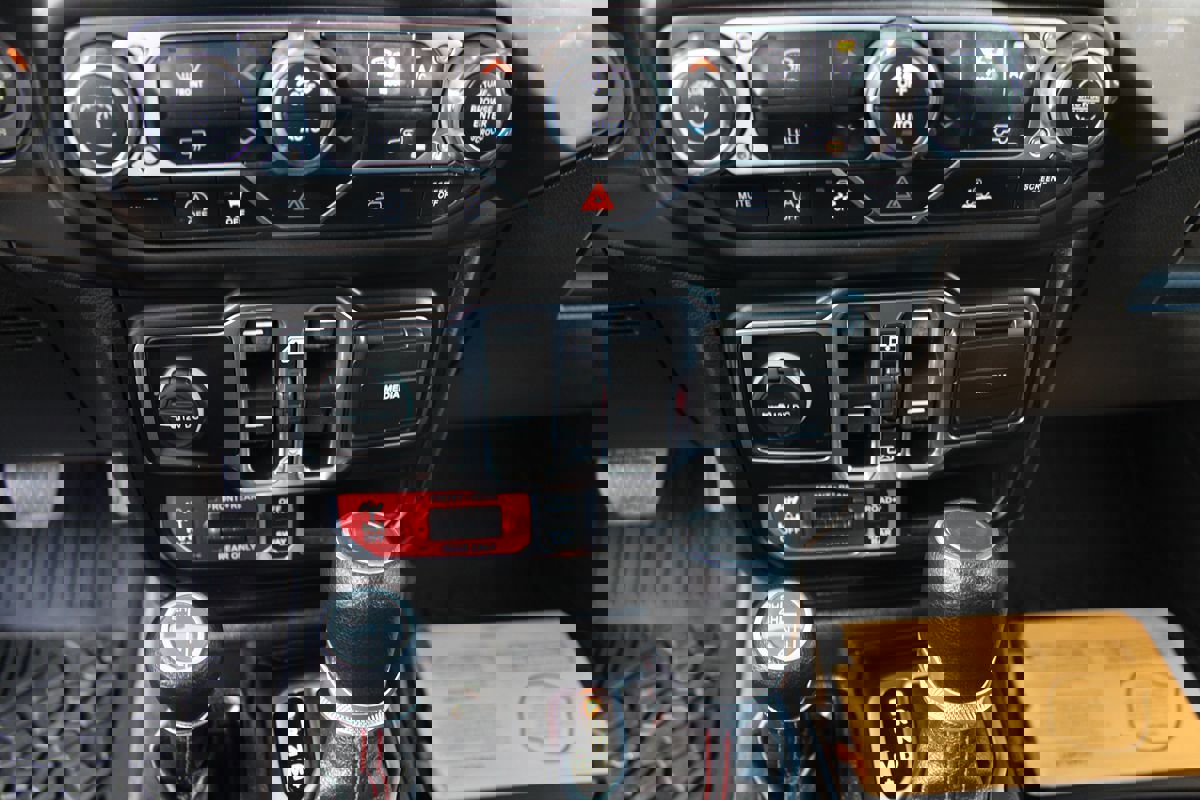 Used 2021 Jeep Wrangler Unlimited Rubicon image 29