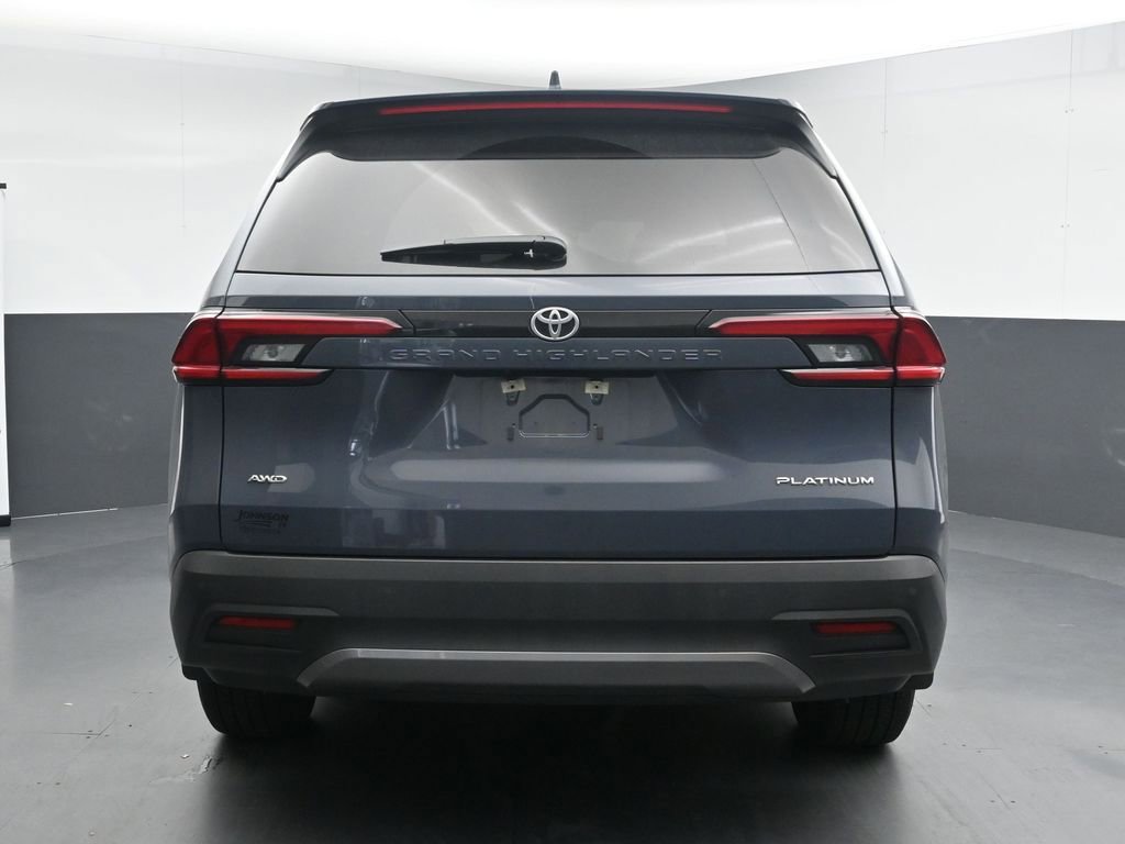 Used 2025 Toyota Grand Highlander AWD image 8