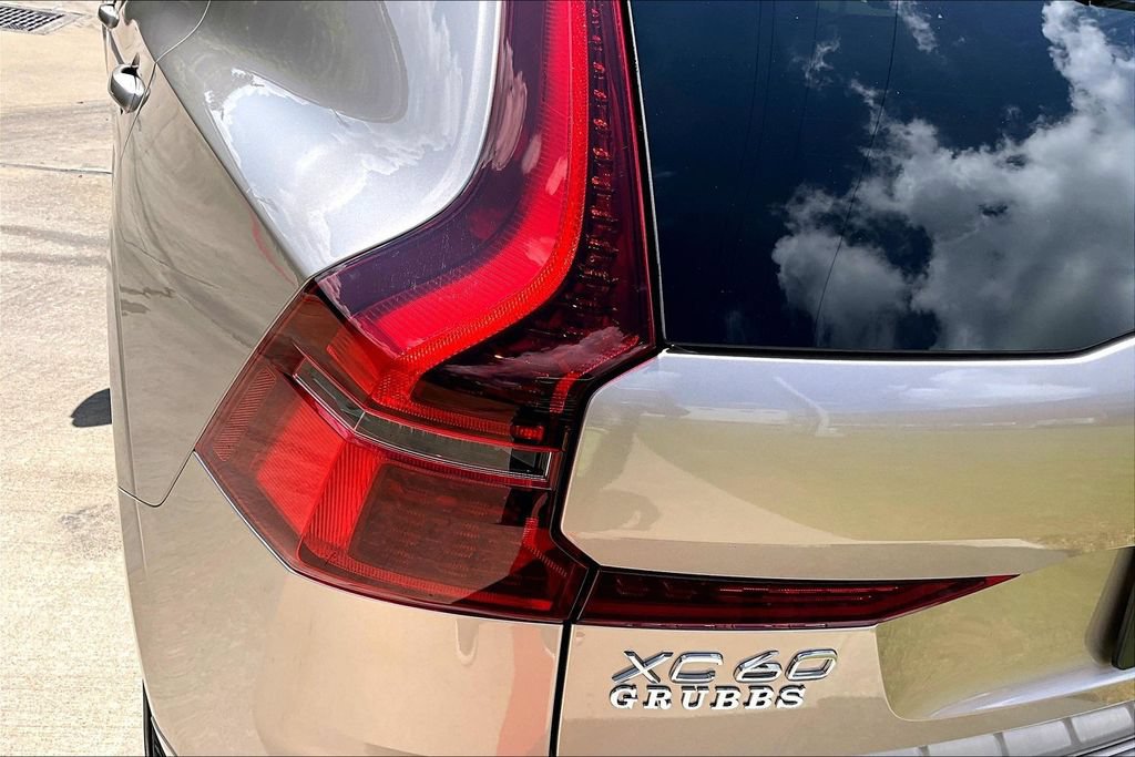 Certified 2026 Volvo XC60 B5 Plus AWD/4WD image 40