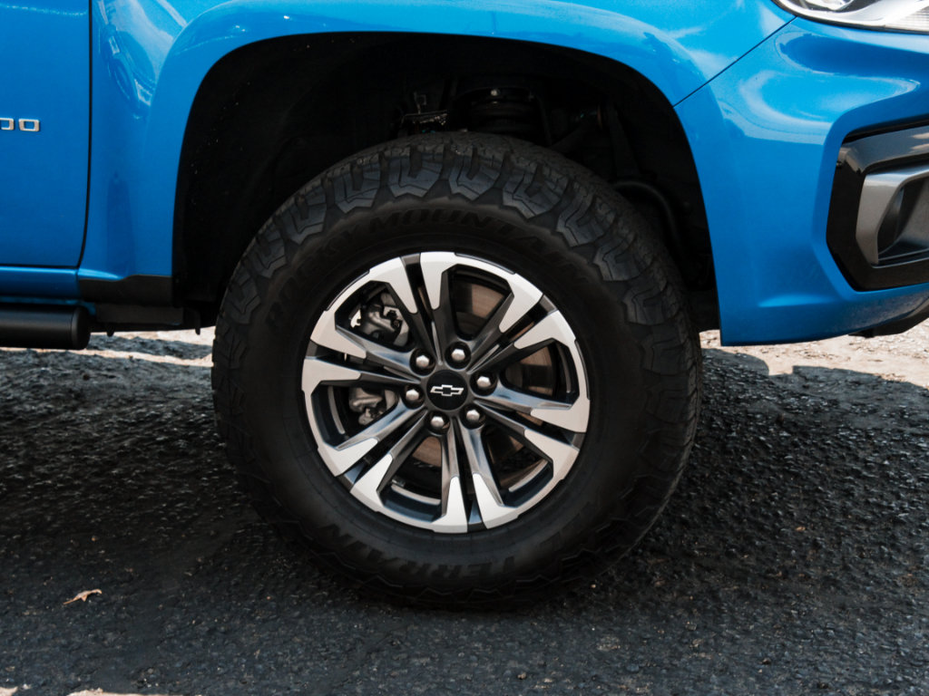 Used 2022 Chevrolet Colorado Z71 w/ Safety Package AWD/4WD image 4