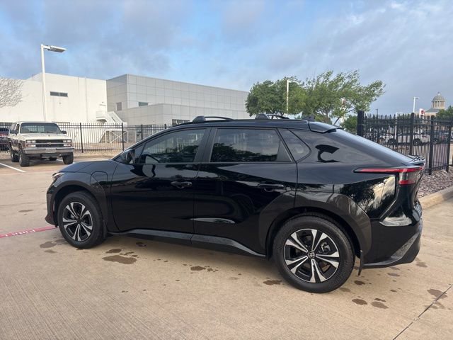 Used 2025 Toyota bZ4X FWD w/ Weather Package image 8