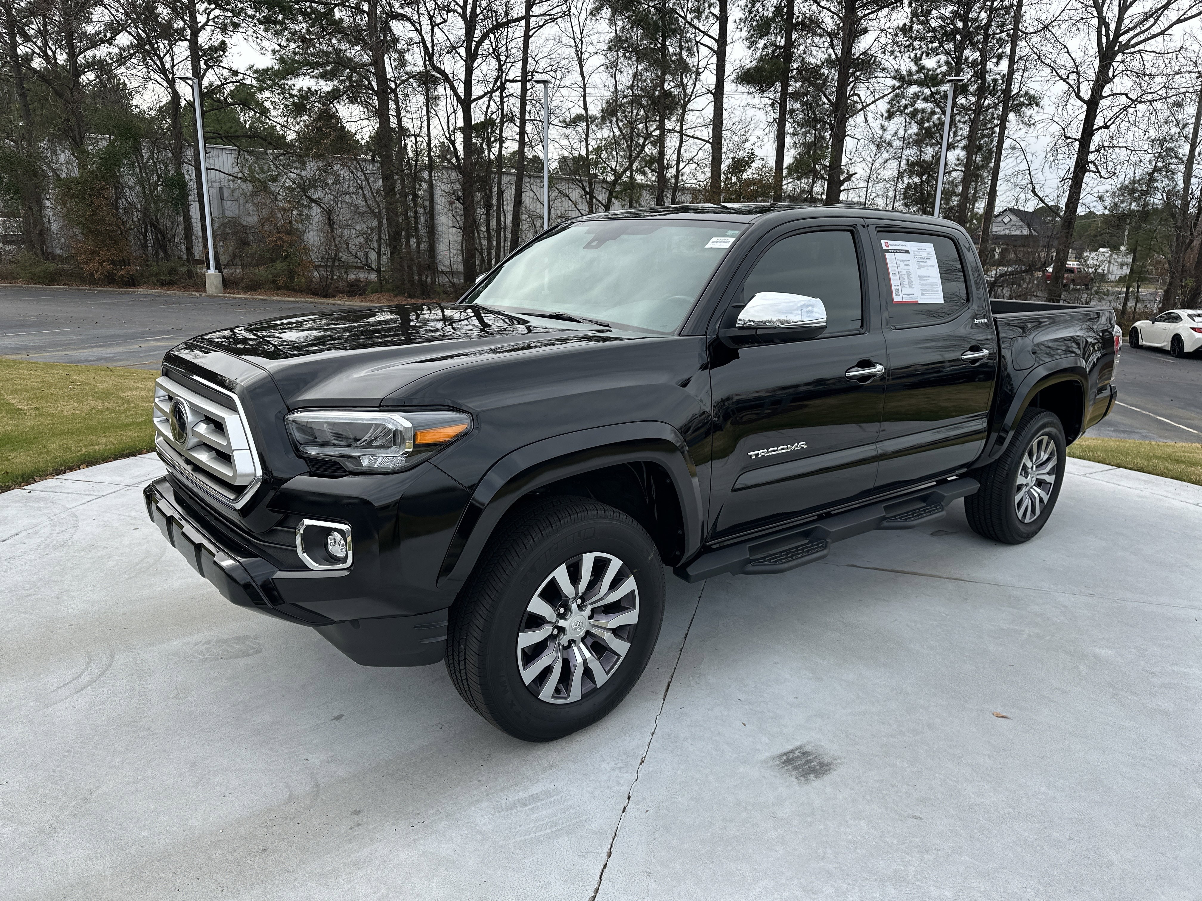 Used 2023 Toyota Tacoma Limited image 5