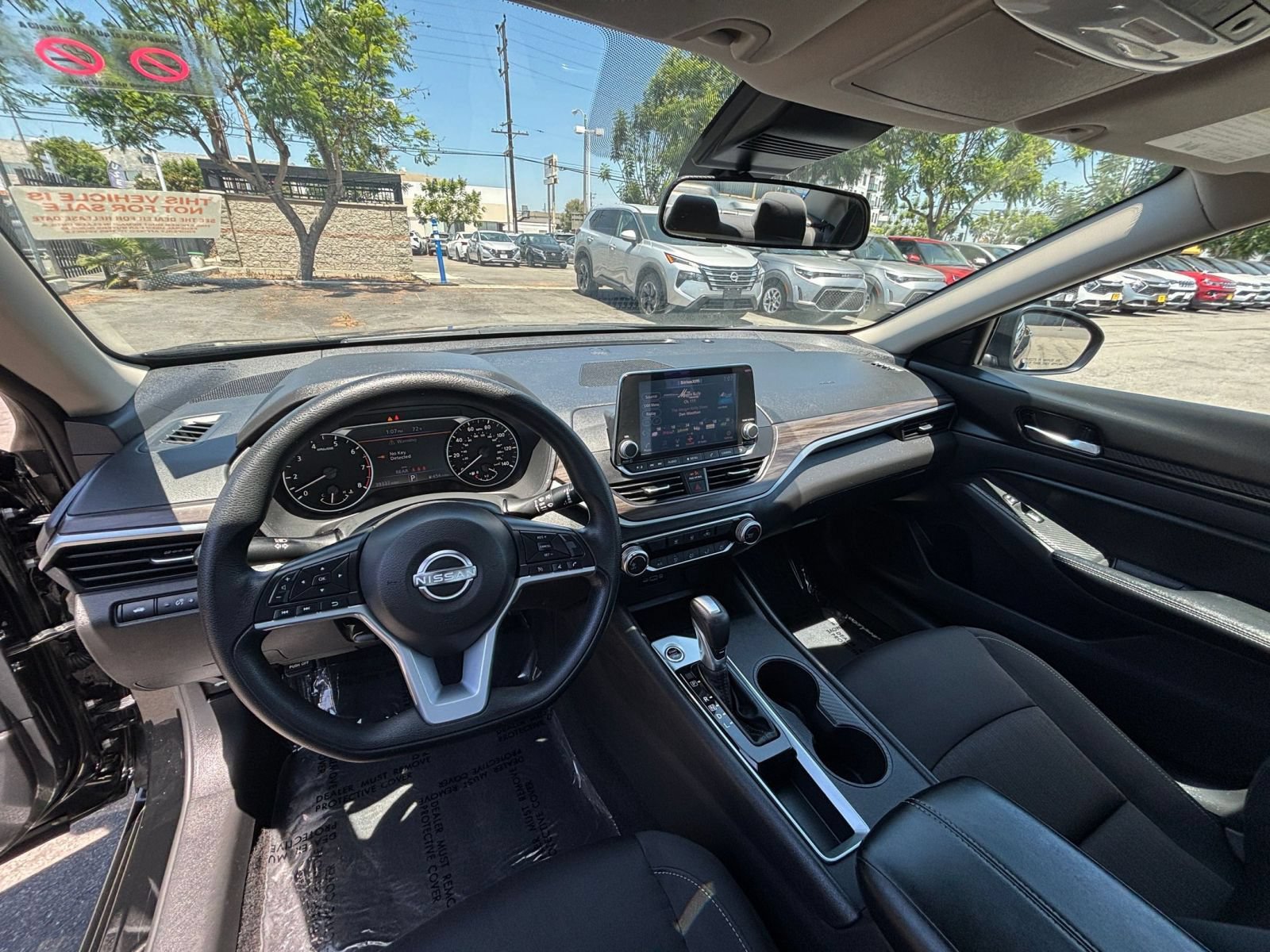 Used 2025 Nissan Altima 2.5 SV FWD image 34