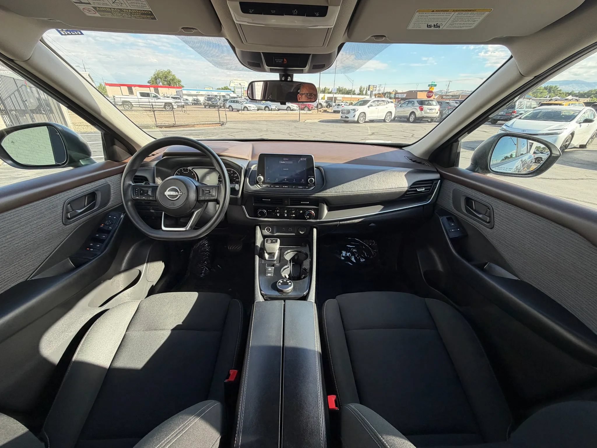 Used 2023 Nissan Rogue S AWD/4WD image 20